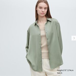 Satin Long-Sleeve Blouse Uniqlo in Green